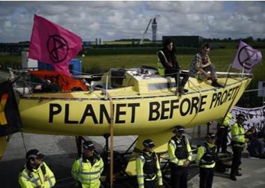 Great Britain Halts Fracking over Earthquake Concerns