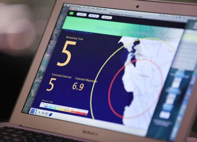 Oregon Governor Calls for Statewide Alert System