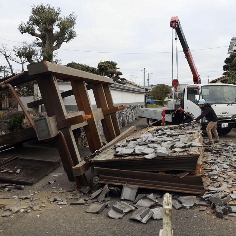 Japan braced for second jolt following 6.6 magnitude quake