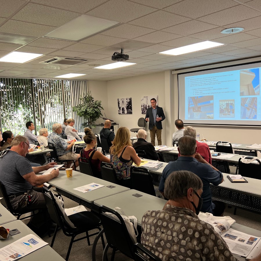 Balcony law seminar draws full house at AAOC 