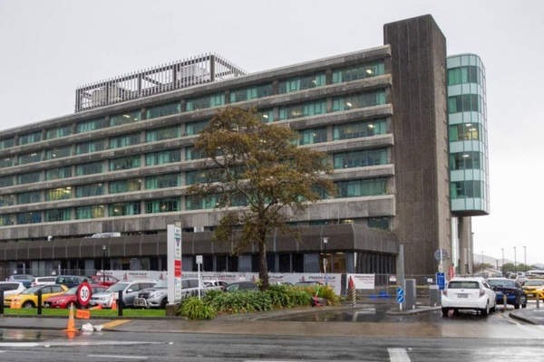 https://www.nzherald.co.nz/nz/earthquake-risk-warning-hospital-buildings-could-be-unusable-after-big-shake/H5CPSK7HCNGANNKPTNYOI4VERQ/