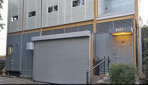 Home designed for earthquakes hits market 