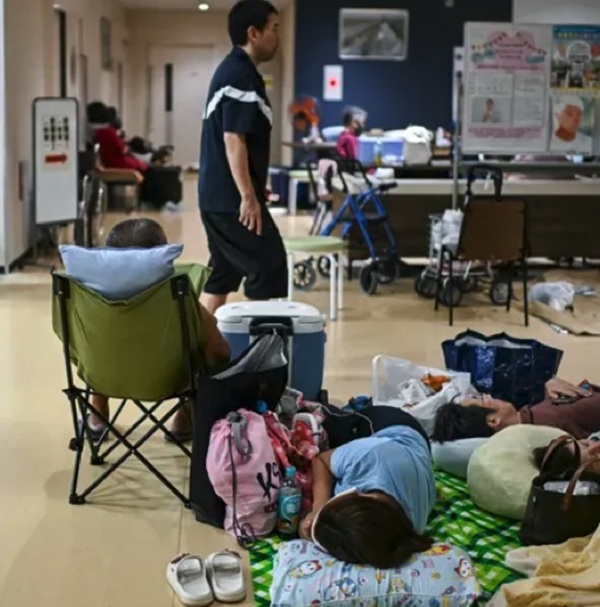 Two Japan Earthquakes in One Day: Night Quake Near Tokyo Injures 37, Hokkaido Struck